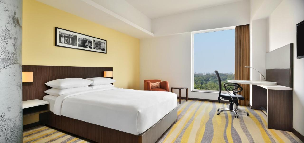 Superior Queen Room on F&B,1632255813:JPEG